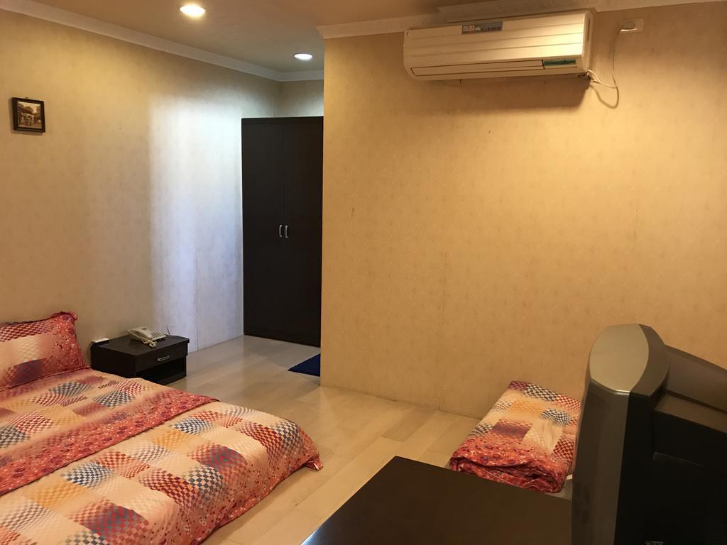 Hefeng Ting Homestay Heng-ch'un Esterno foto